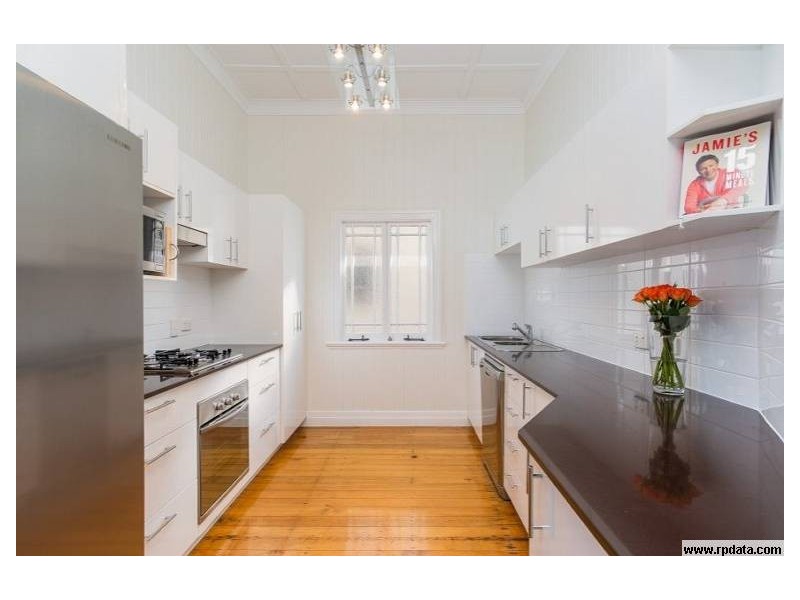 16 Bradley Avenue, Kedron QLD 4031