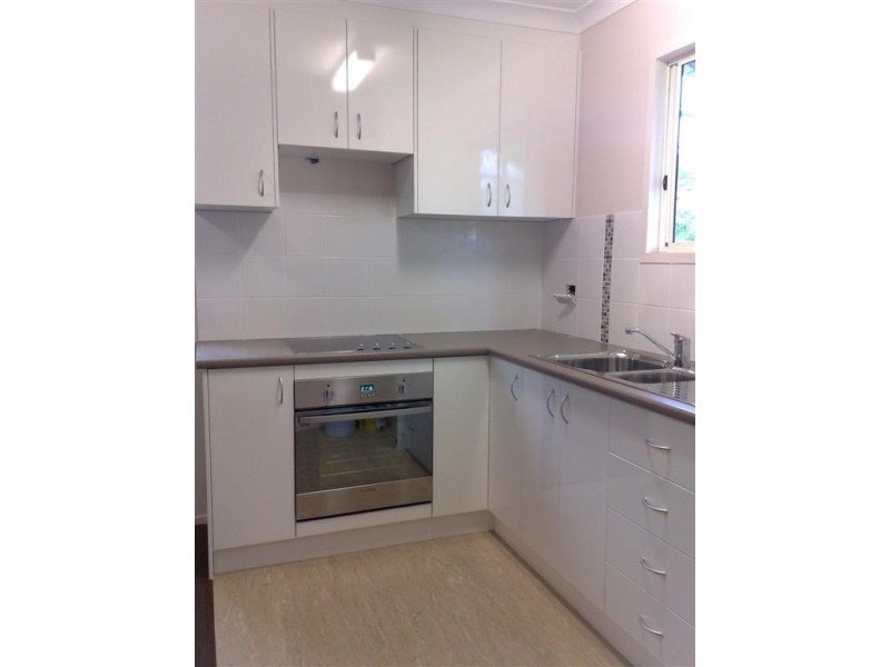 2/33 Tingalpa St, Wynnum QLD 4178