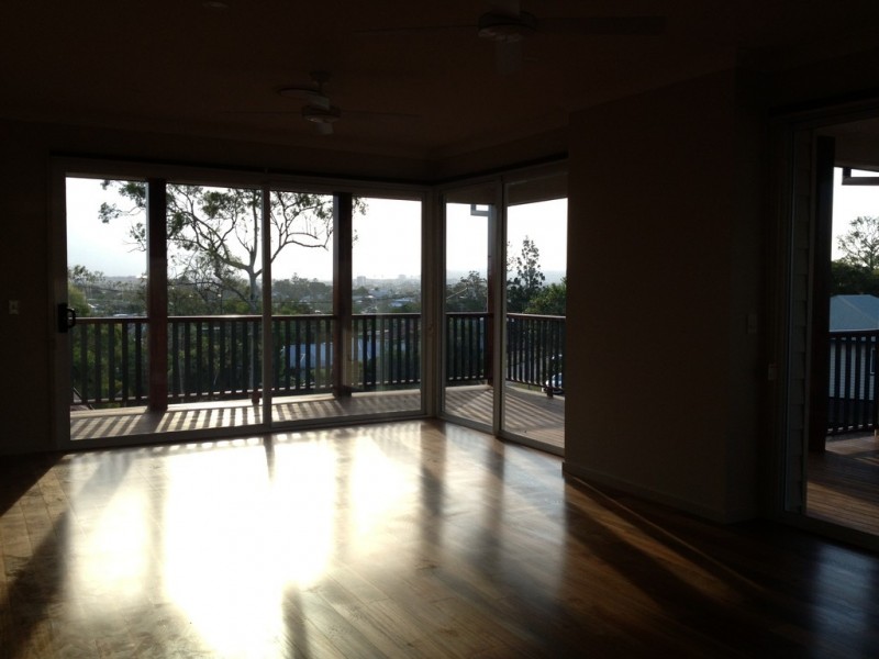 4 Caelian Street, Seven Hills QLD 4170