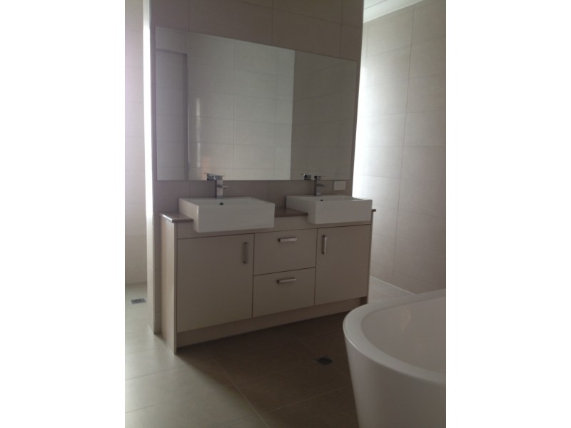 4 Caelian Street, Seven Hills QLD 4170