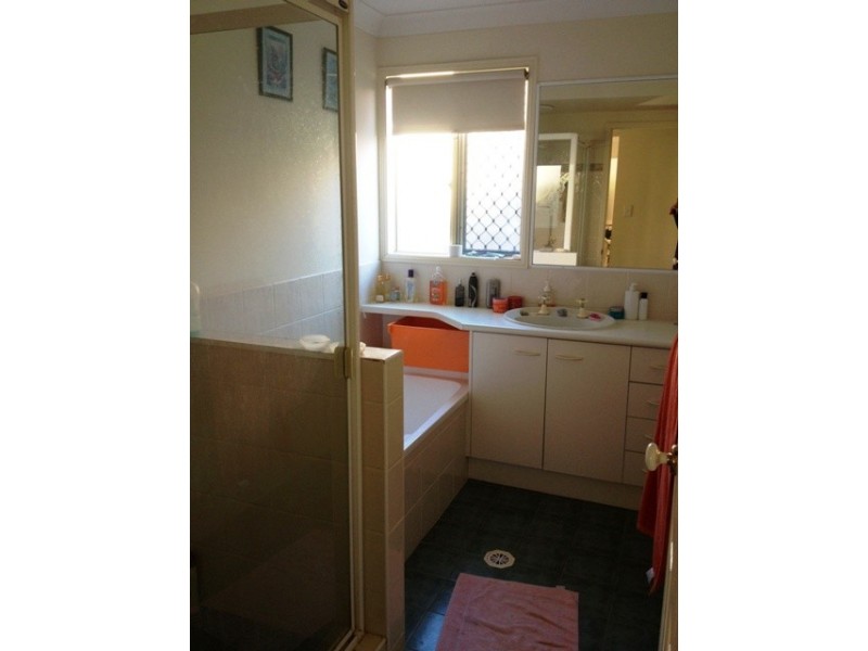 19 Friend Street, Wakerley QLD 4154