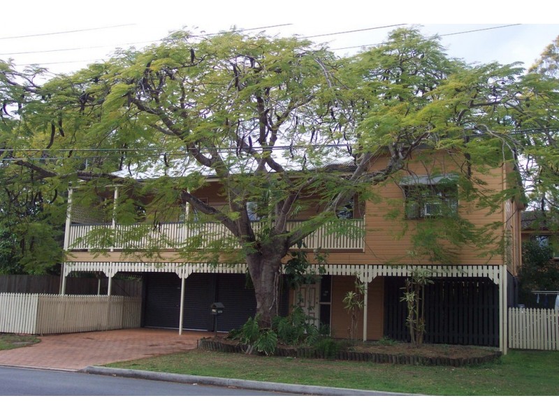 27 Barton Street, Hawthorne QLD 4171