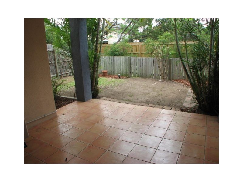 1/104 Bilyana Street, Bulimba QLD 4171