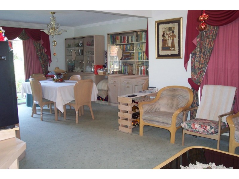 19 Holborn Crescent, Carindale QLD 4152