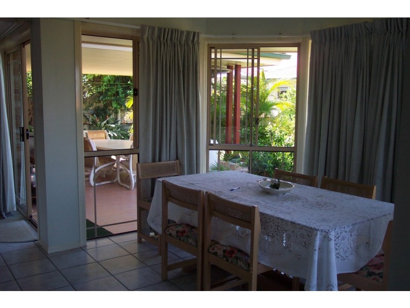 19 Holborn Crescent, Carindale QLD 4152