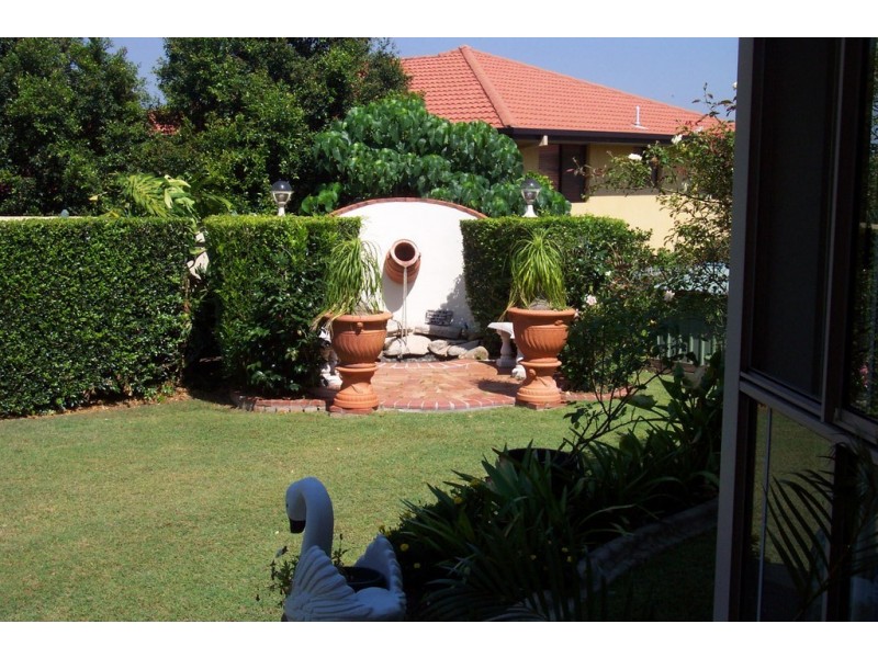 19 Holborn Crescent, Carindale QLD 4152