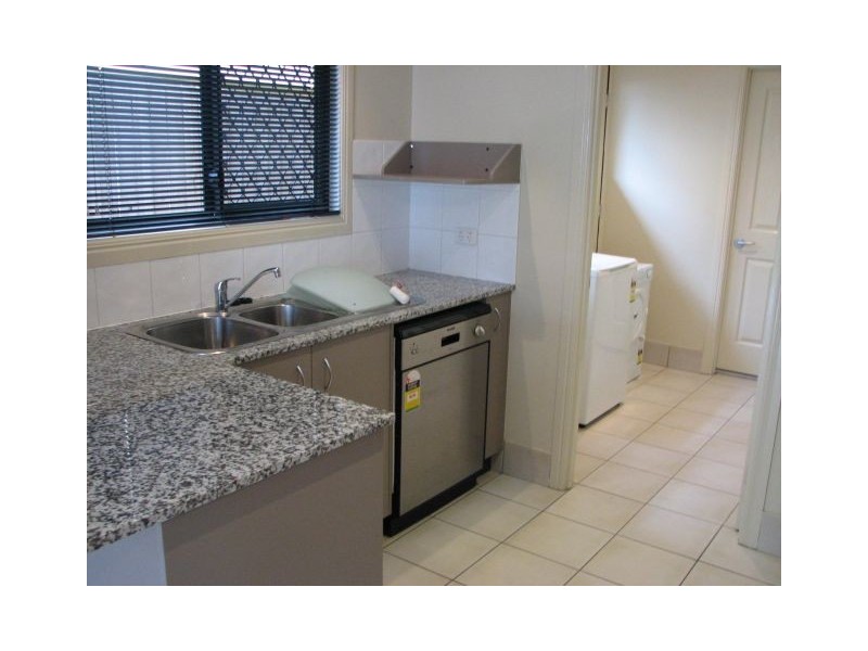 1/8 Grout Street, Macgregor QLD 4109