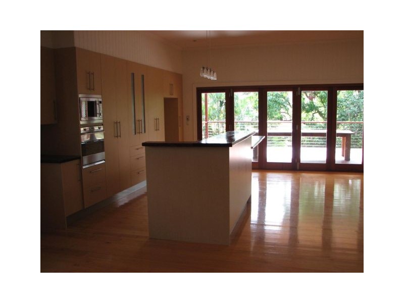 84 Lawson Street, Morningside QLD 4170