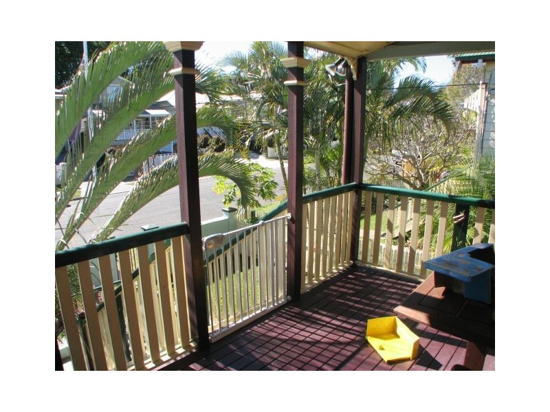 9 MacDonald Street, Norman Park QLD 4170