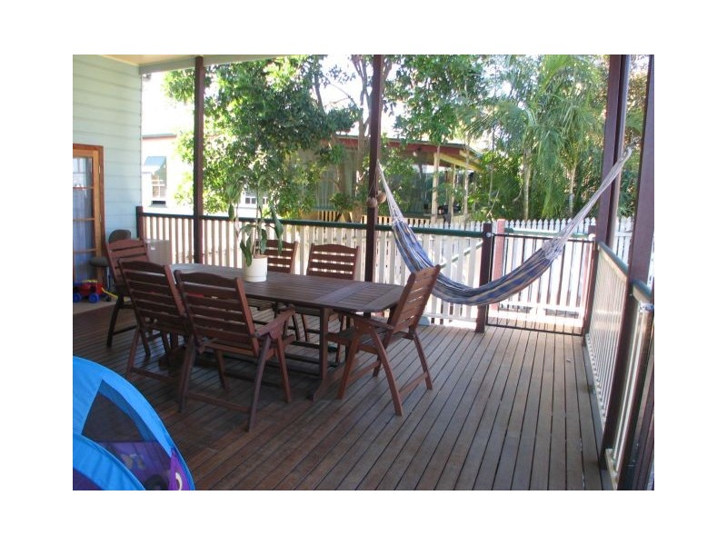 9 MacDonald Street, Norman Park QLD 4170