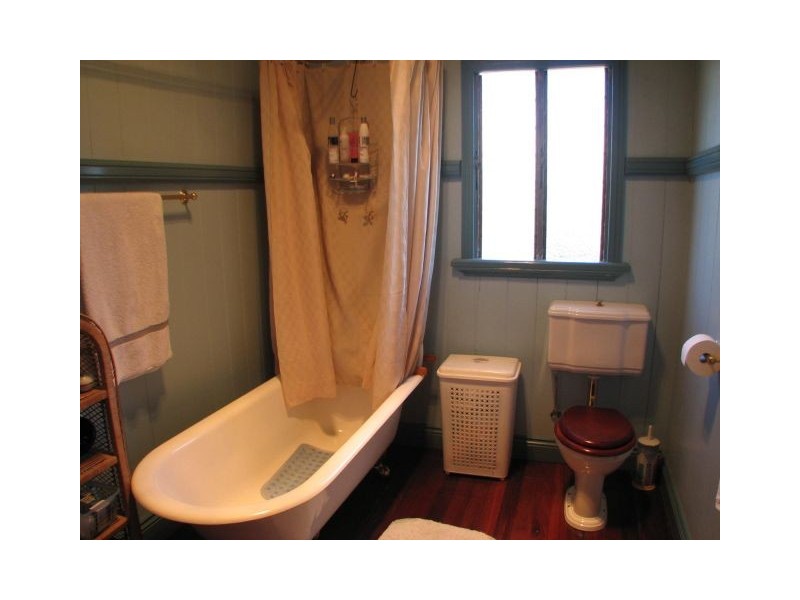 9 MacDonald Street, Norman Park QLD 4170