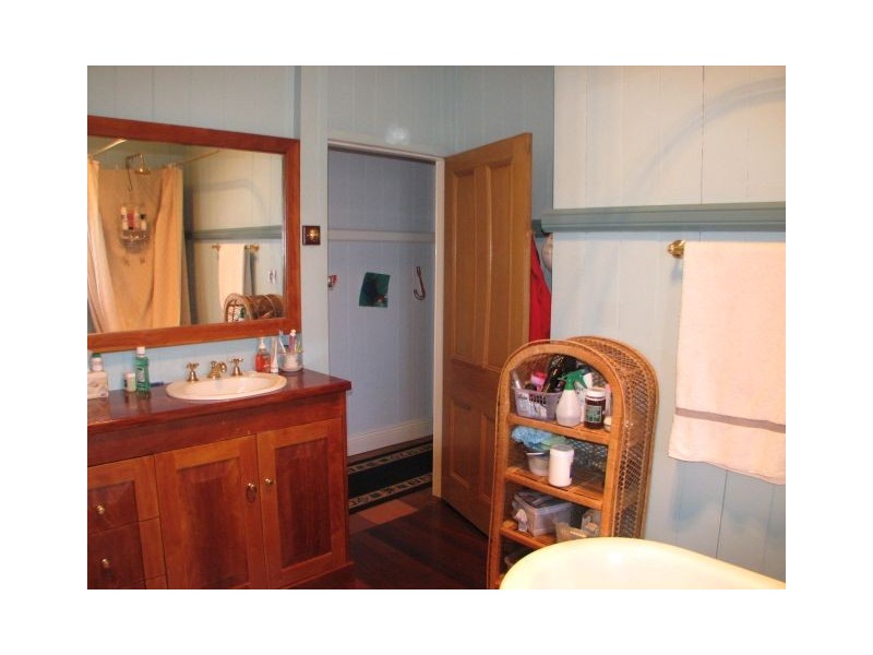 9 MacDonald Street, Norman Park QLD 4170