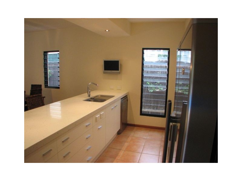 16 David Street, Morningside QLD 4170