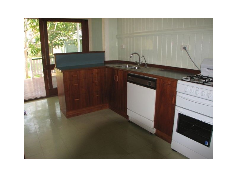 52 Overend Street, Norman Park QLD 4170