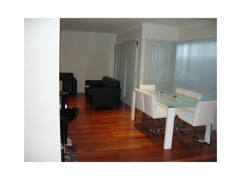 2/111 Thynne Road, Morningside QLD 4170