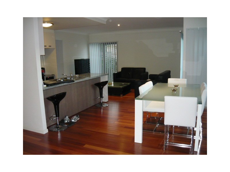 2/111 Thynne Road, Morningside QLD 4170