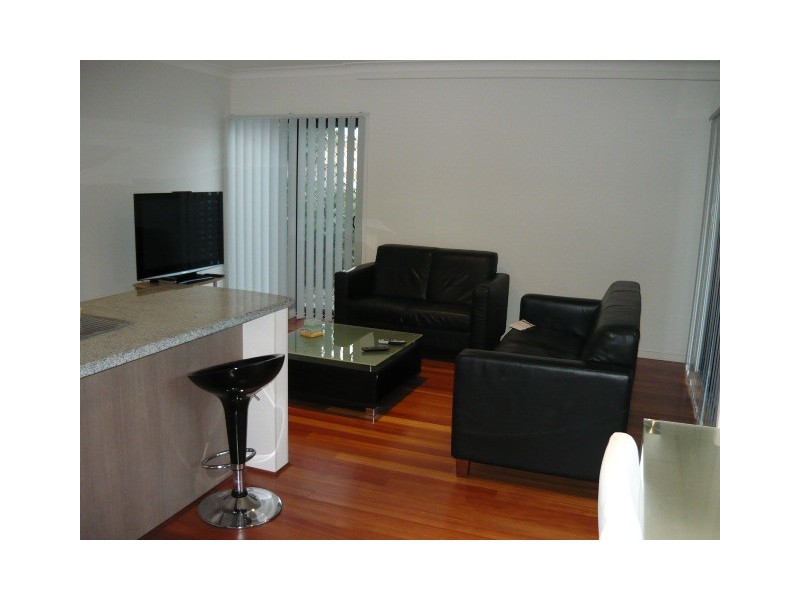 2/111 Thynne Road, Morningside QLD 4170