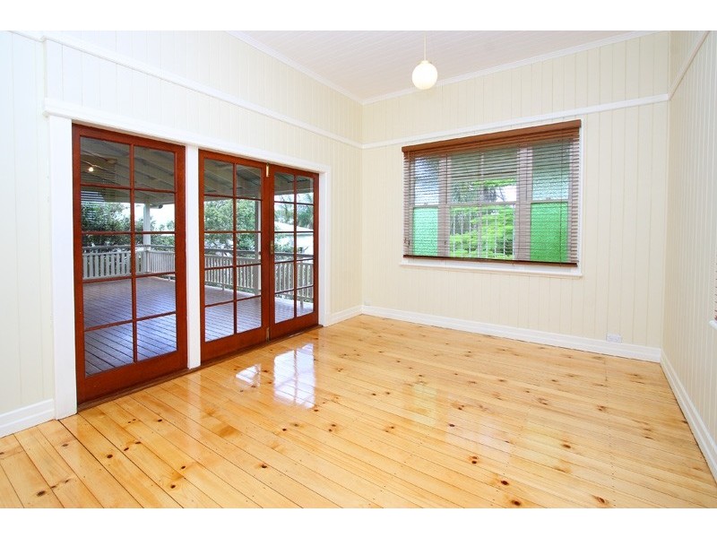 81 Norman Crescent, Norman Park QLD 4170