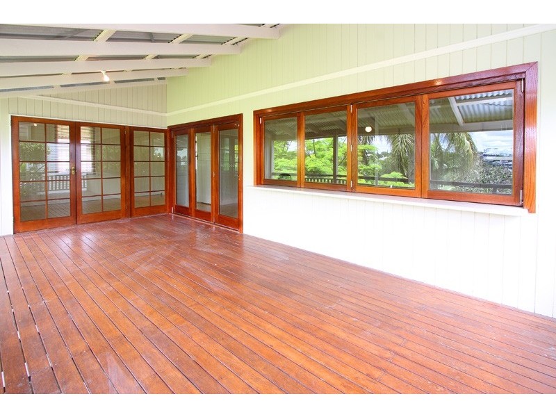 81 Norman Crescent, Norman Park QLD 4170