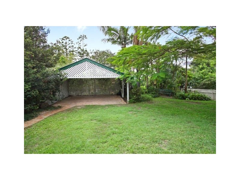 81 Norman Crescent, Norman Park QLD 4170