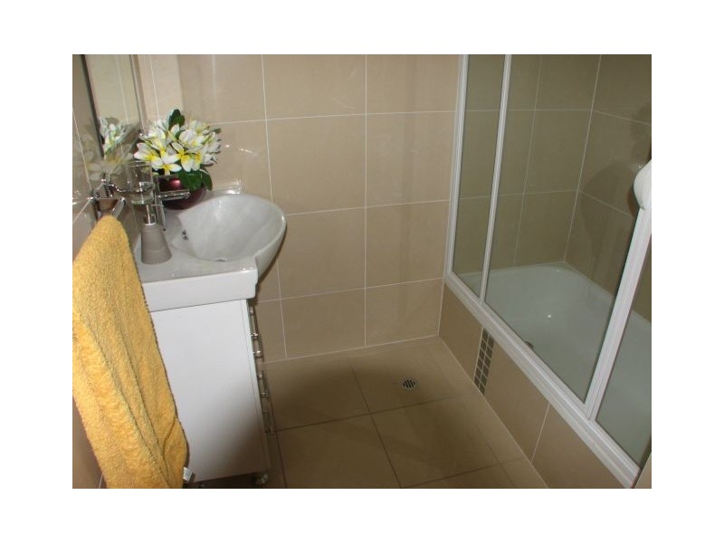 111 Ham Road, Mansfield QLD 4122