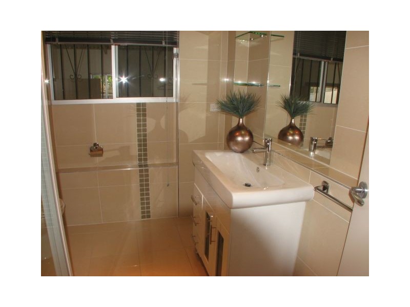 111 Ham Road, Mansfield QLD 4122