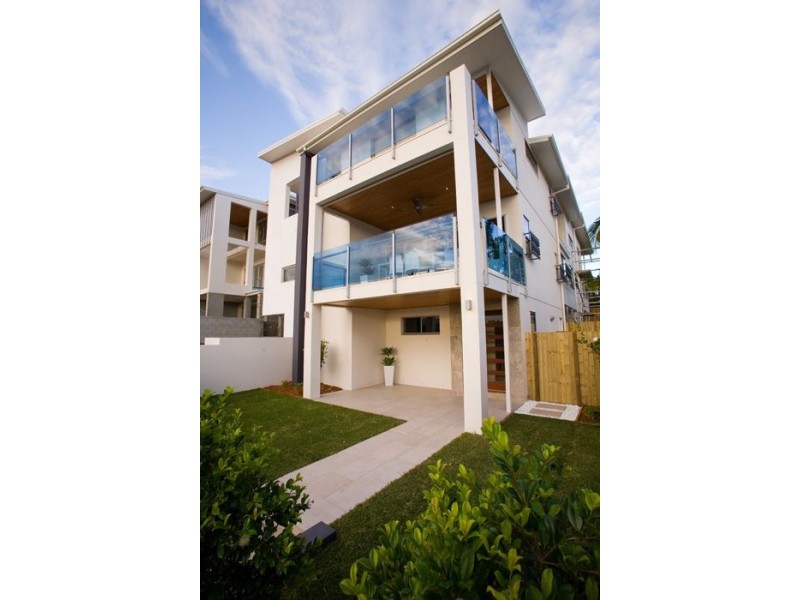 8/23 Collings Street, Balmoral QLD 4171