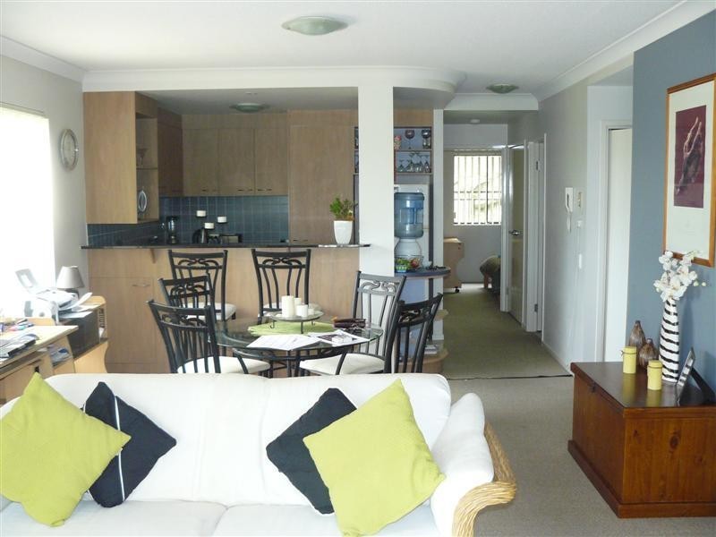 8/64  Norman Crescent, Norman Park QLD 4170