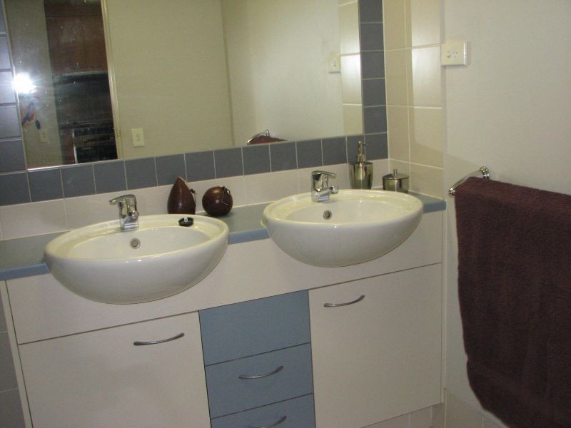 8/64  Norman Crescent, Norman Park QLD 4170