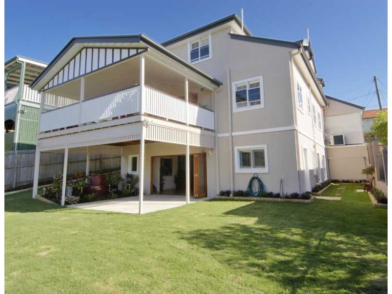 72 Macauly Street, Coorparoo QLD 4151