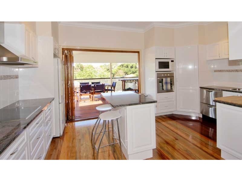 72 Macauly Street, Coorparoo QLD 4151