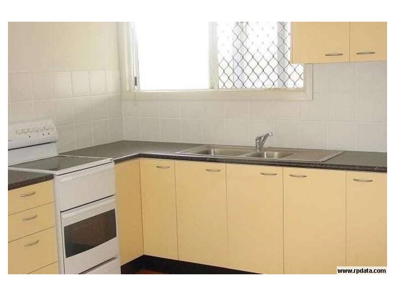 215 Kianawah Rd, Wynnum West QLD 4178