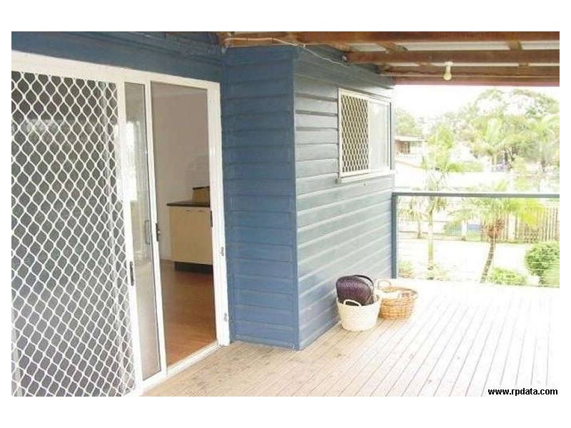 215 Kianawah Rd, Wynnum West QLD 4178