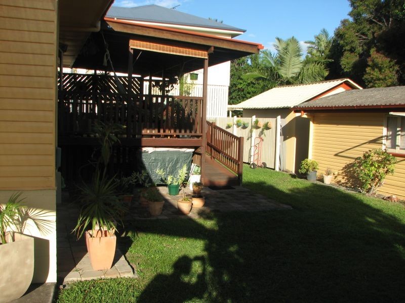 8 Redcar Street, Bulimba QLD 4171