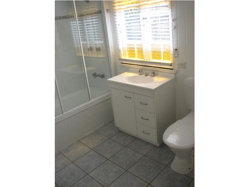 44 BARTON PARADE, Balmoral QLD 4171