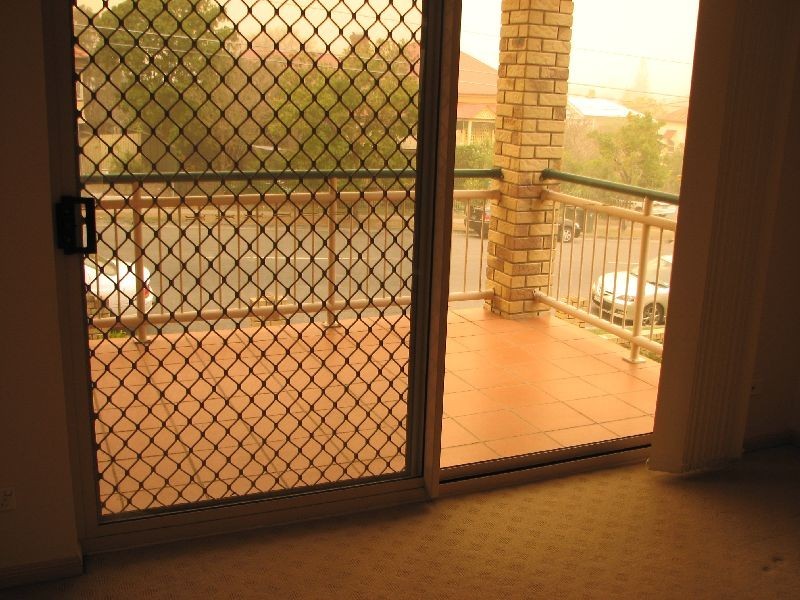 2/27 Vine Street, Greenslopes QLD 4120