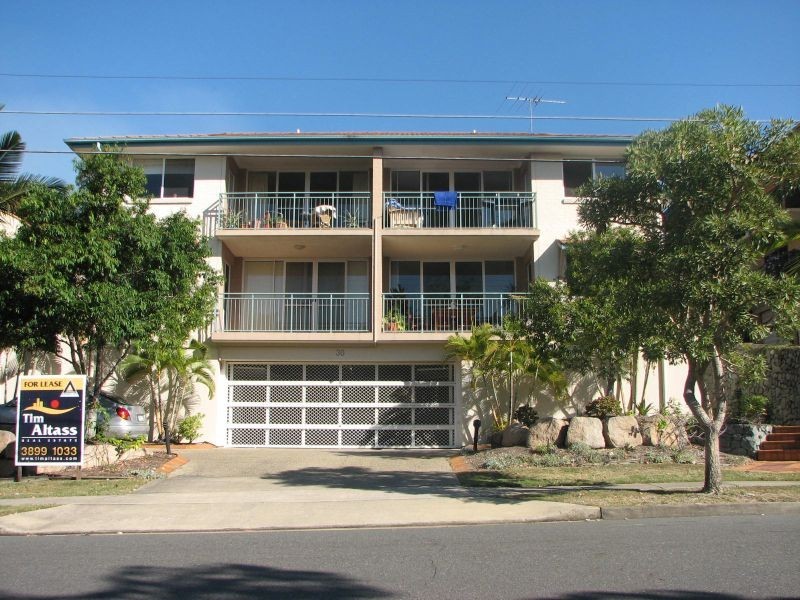 2/30 Miles Street, Hawthorne QLD 4171