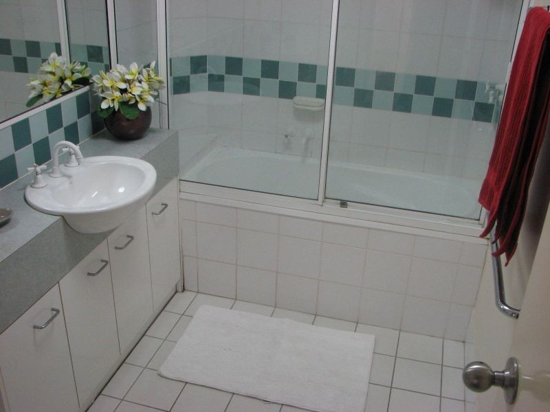 2/30 Miles Street, Hawthorne QLD 4171