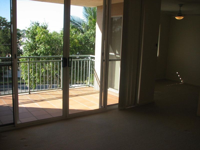 2/30 Miles Street, Hawthorne QLD 4171