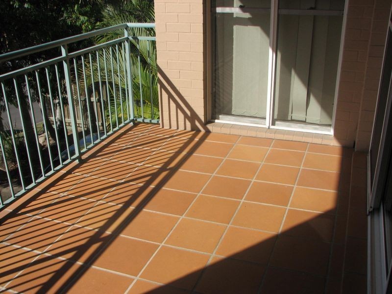 2/30 Miles Street, Hawthorne QLD 4171