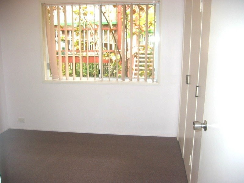 11 Parry Street, Bulimba QLD 4171