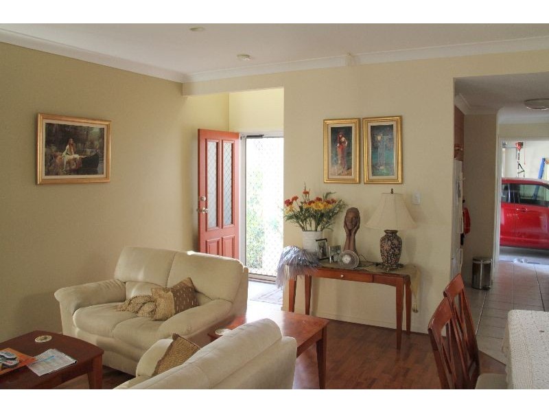 2/181 Riding Road, Balmoral QLD 4171