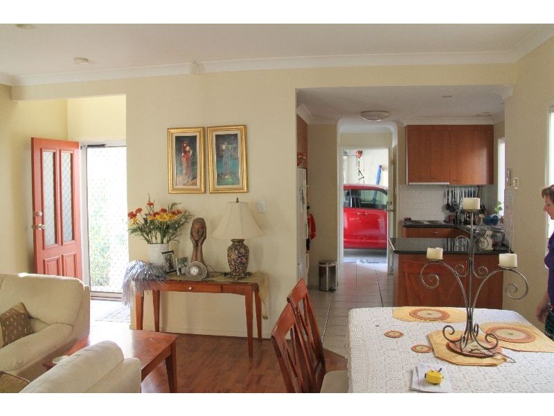 2/181 Riding Road, Balmoral QLD 4171