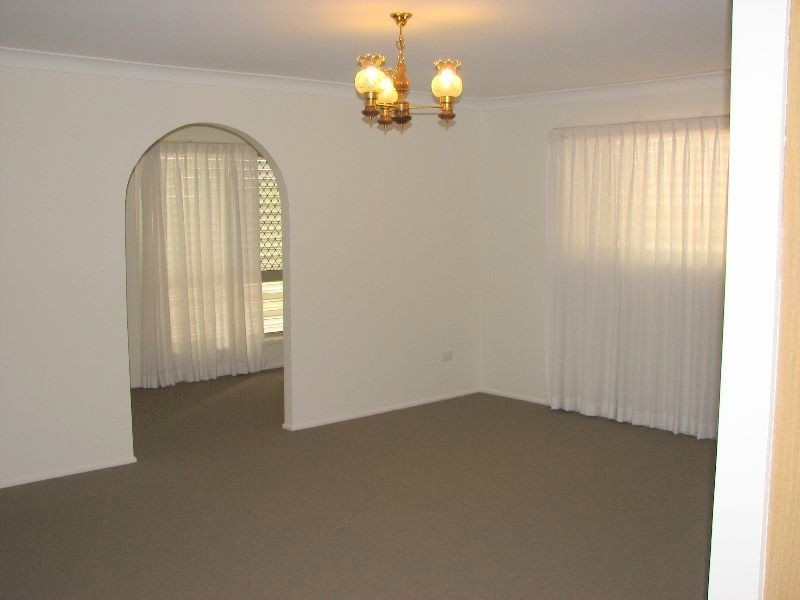 33 Cambridge Drive, Alexandra Hills QLD 4161