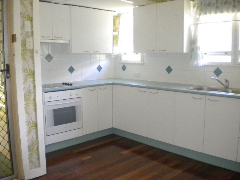 7 Latina Avenue, Seven Hills QLD 4170