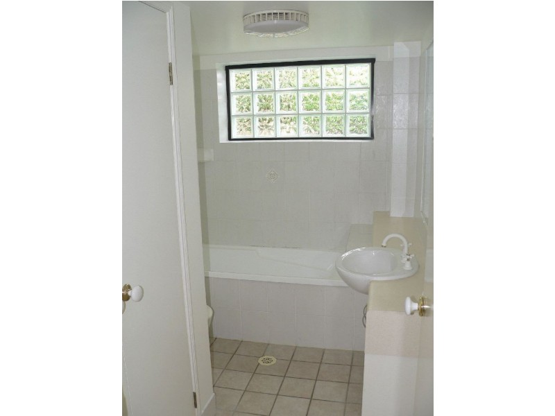4/60 Miles Street, Hawthorne QLD 4171
