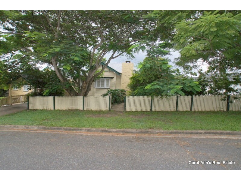 17 Dover Street, Hawthorne QLD 4171