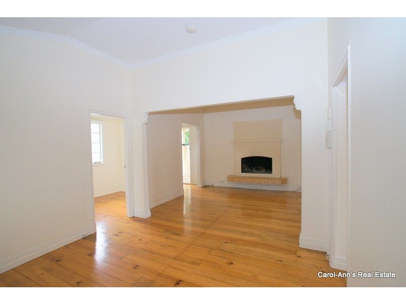 17 Dover Street, Hawthorne QLD 4171