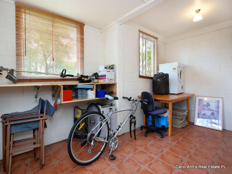 97 Macrossan Avenue, Norman Park QLD 4170