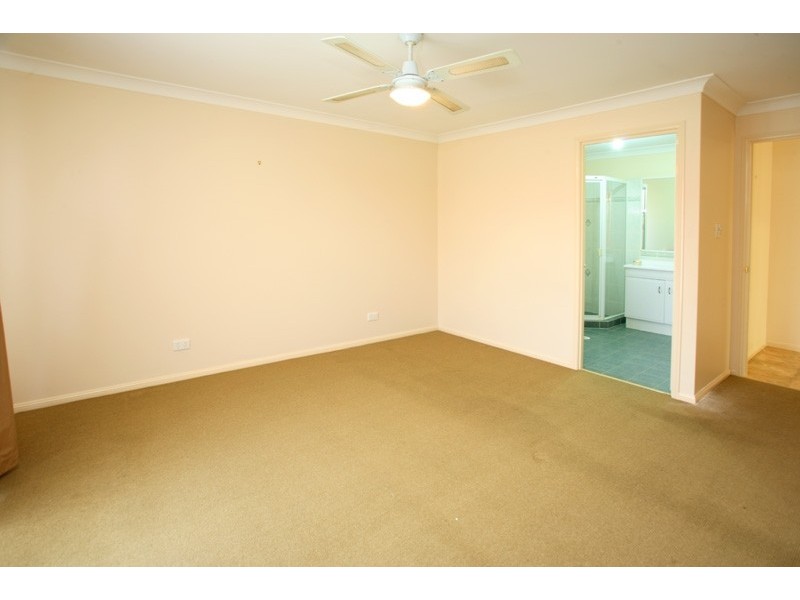 8 Glenwood Place, Wynnum West QLD 4178
